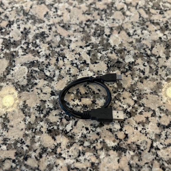 BEATS BY DRE Studio — Wireless Bluetooth Headphones — Matte Black Color - Picture 10 of 12